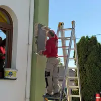 DNES ZAČALA OPRAVA NA POŠKODENÝCH MIESTACH KOSTOLA V SOLI 🙏