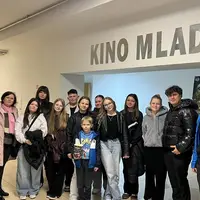 MLÁDEŽ V KINE
